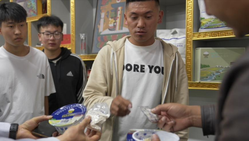 二零二四年管家婆正版资料,全智贤入驻小红书,社会责任方案执行_完整版V8.67